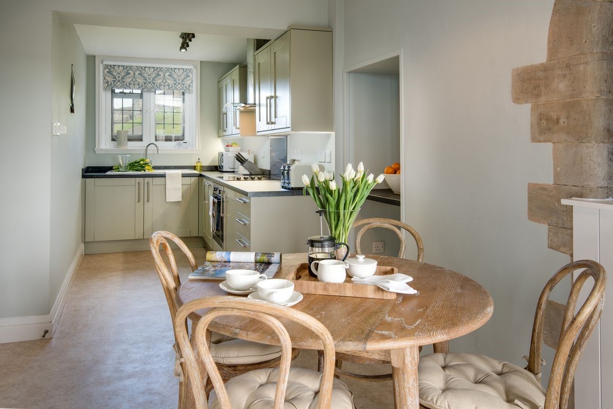 Neville Tower - kitchen & dining area
