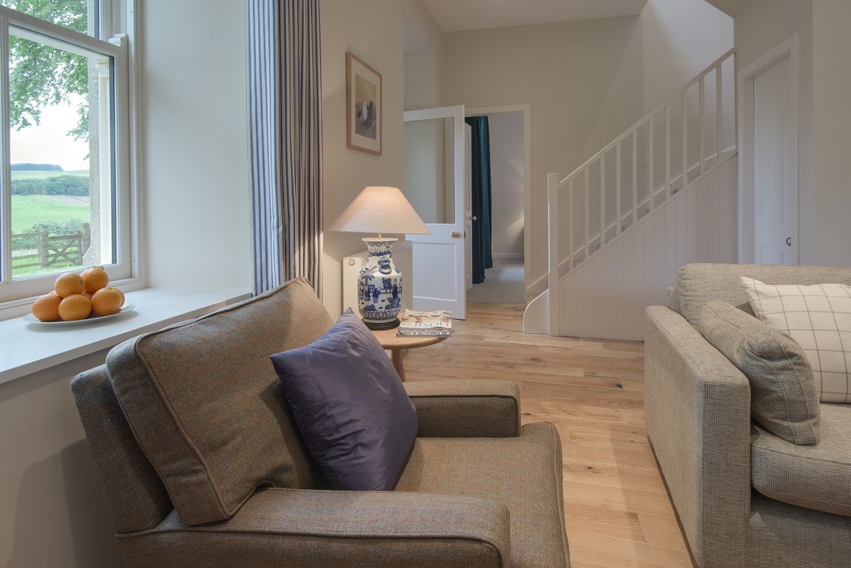 Pathhead Farmhouse - sitting room with staircase