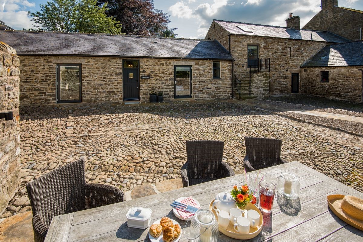 Williamston Barn & Cowshed - courtyard & outside seating area