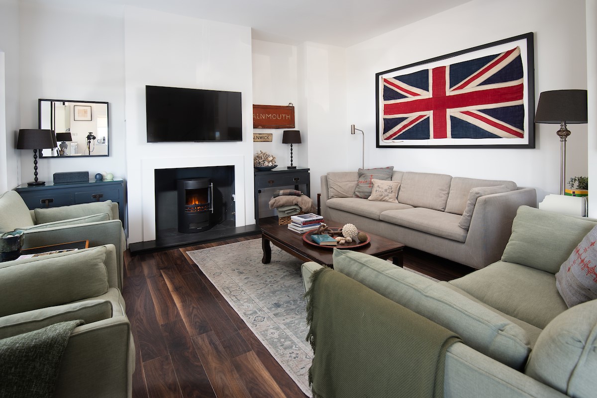 Marine House cottage - spacious and comfortable seating area