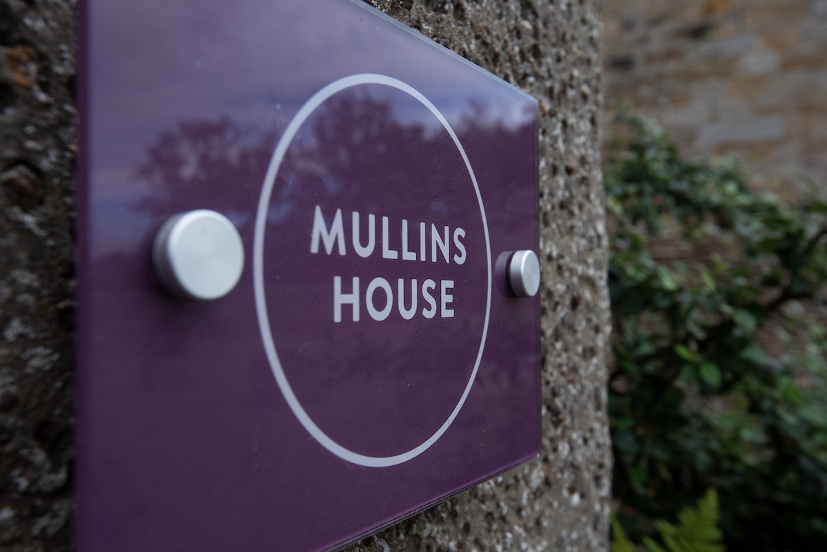 Mullins House - entrance to the property