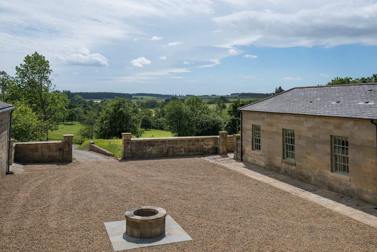 Beeswing - gravel courtyard with views of the beautiful Northumbrian countryside