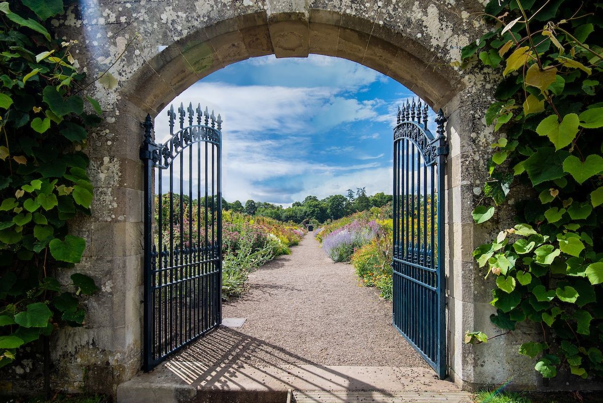 Head Gardener's House - entrance gate to the gardens