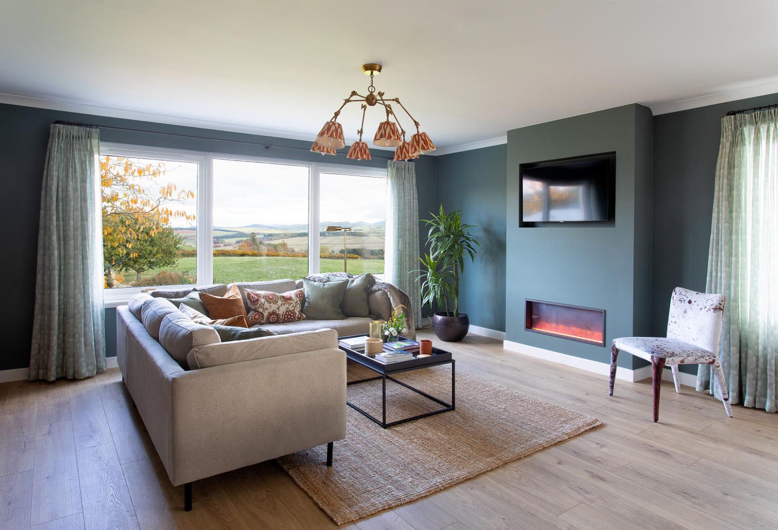 Overthickside - bright and spacious sitting room in the open-plan living space