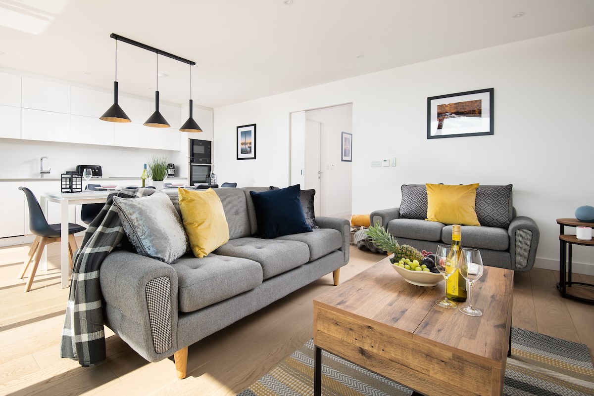 3 The Bay, Coldingham - comfortable seating in the sitting area