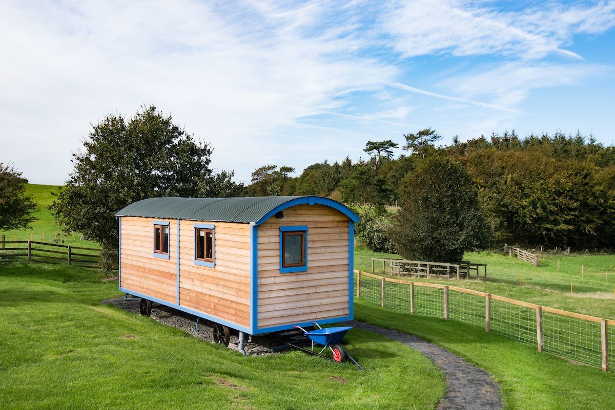 Cow Parsley - enjoy a glamping experience in Cow Parsley shepherd's hut