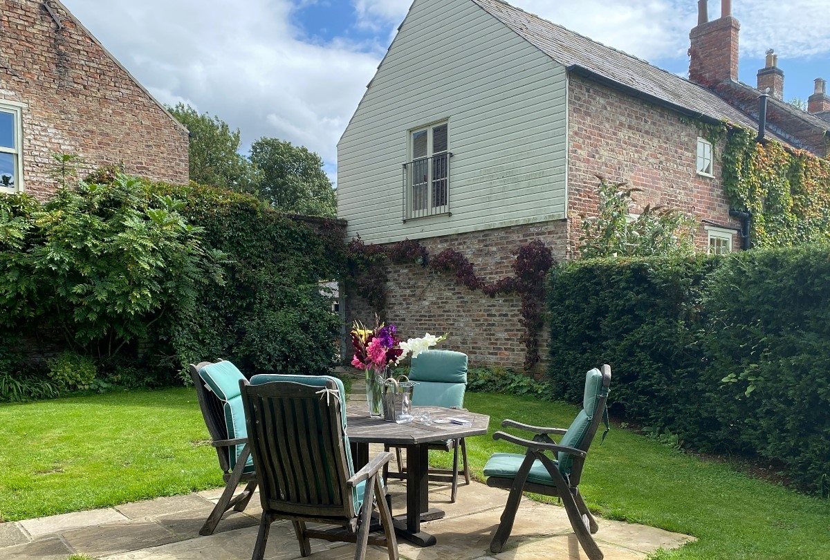 Dairy Cottage, Knapton Lodge - the private patio area to the side of the cottage