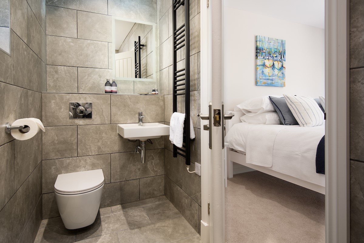 Romilly - en suite bathroom with wet room shower
