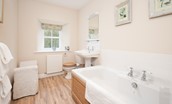 Berryburn Cottage - family bathroom with bath
