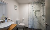Castle View, Bamburgh - bedroom two en suite shower room