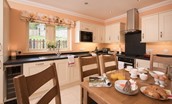 Dryburgh Stirling One - enjoy breakfast at the table in the kitchen