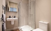 Barclay House - the shower room with a corner shower
