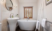 Miller's Cottage - bathroom with large bath tub